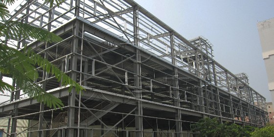 鋼結(jié)構(gòu)廠房工程中，廣東鋼結(jié)構(gòu)生產(chǎn)廠家怎么控制成本