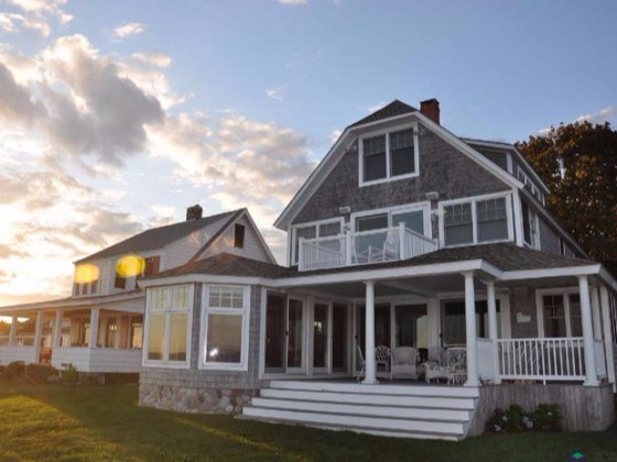 活動(dòng)板房與輕鋼結(jié)構(gòu)別墅有什么區(qū)別？